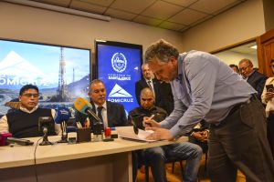 Santa Cruz realizó la apertura de sobres para 10 áreas petroleras que eran operadas por YPF