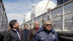 En Ramón Santos: Vidal acompañó la llegada de maquinaria esencial para la nueva etapa en la producción provincial