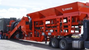 En Ramón Santos: Vidal acompañó la llegada de maquinaria esencial para la nueva etapa en la producción provincial