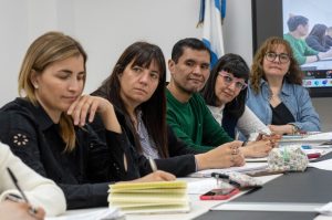 Avanza el trabajo conjunto para fortalecer la gestión educativa en Santa Cruz