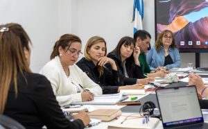 Avanza el trabajo conjunto para fortalecer la gestión educativa en Santa Cruz