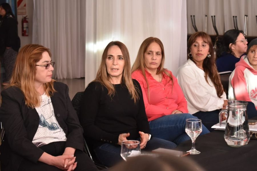 Autoridades Provinciales mantuvieron una mesa de trabajo con el sector comercial en Caleta Olivia