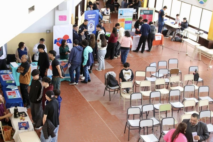 Se realizó la Expo Carreras 2025 en Los Antiguos