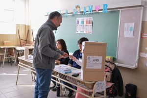 Álvarez: “Es importantísimo que todo el electorado se acerque hoy a emitir su sufragio”