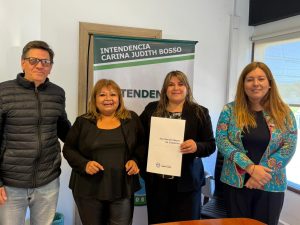 El Gobierno Provincial acompaña el proceso de escrituración de vecinos de Gobernador Gregores