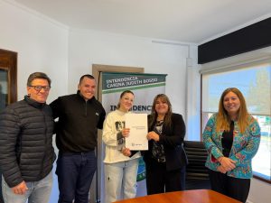 El Gobierno Provincial acompaña el proceso de escrituración de vecinos de Gobernador Gregores