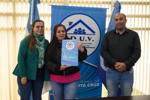 El Gobierno de Santa Cruz entregó terrenos a familias de Río Gallegos