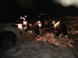 Vialidad Provincial coordinó operativo de rescate de una familia varada al sur de Las Heras