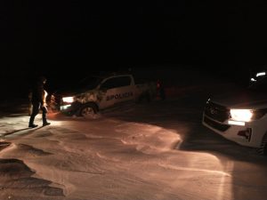 Vialidad Provincial coordinó operativo de rescate de una familia varada al sur de Las Heras