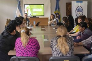 Desarrollo inició una capacitación en hidroponía para cooperativistas