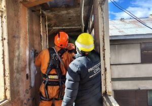 Protección Civil realizó diferentes intervenciones por fuertes vientos en toda Santa Cruz