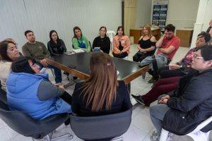 Se concretó una reunión para continuar mejorando las escuelas de Piedra Buena