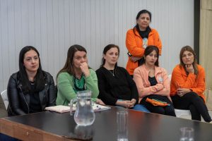 Se concretó una reunión para continuar mejorando las escuelas de Piedra Buena