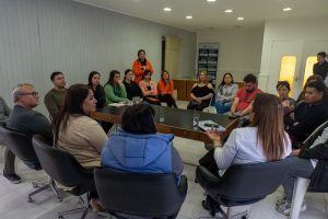Se concretó una reunión para continuar mejorando las escuelas de Piedra Buena