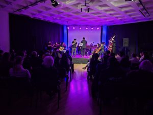 La Feria del Libro abrió su primera jornada con literatura, música y voces santacruceñas