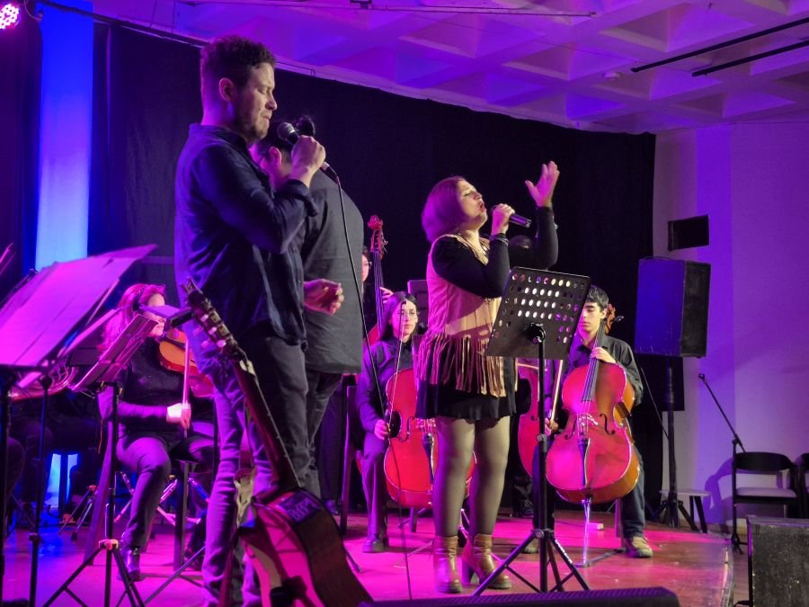 La Feria del Libro abrió su primera jornada con literatura, música y voces santacruceñas