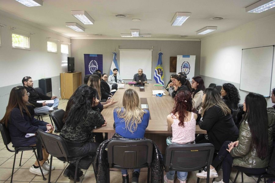 Gran convocatoria para conformar la primera cooperativa santacruceña de enseñanza de idiomas