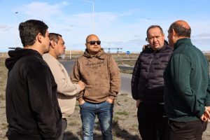 El Distrito Vial Río Gallegos realiza trabajos de mantenimiento y seguridad sobre la Ruta Provincial N°53