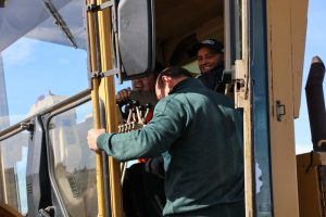 El Distrito Vial Río Gallegos realiza trabajos de mantenimiento y seguridad sobre la Ruta Provincial N°53