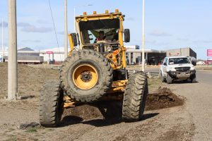 El Distrito Vial Río Gallegos realiza trabajos de mantenimiento y seguridad sobre la Ruta Provincial N°53