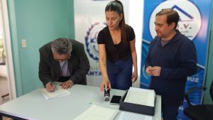 IDUV gestionó la firma de escrituras de viviendas para vecinos de Puerto San Julián