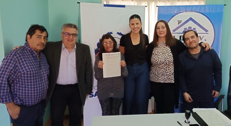 IDUV gestionó la firma de escrituras de viviendas para vecinos de Puerto San Julián