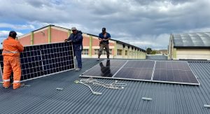 Energía renovable y aprendizaje técnico en las escuelas de Santa Cruz