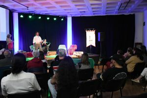 Guajardo y Arroyo hicieron vibrar Voces en Escena en la Feria del Libro