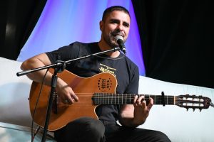 Guajardo y Arroyo hicieron vibrar Voces en Escena en la Feria del Libro