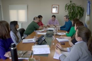 El Gobierno Provincial planifica el fortalecimiento del valle productivo de Lago Posadas