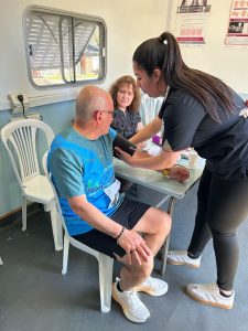 El Hospital Regional Río Gallegos en la carrera atlética “La Bancaria” realizó promoción y prevención de la salud