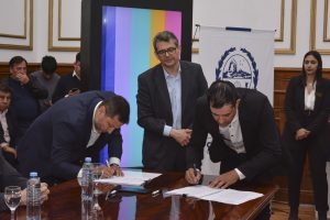 Jaime Álvarez, tras la firma de cesión de las 10 áreas hidrocarburíferas: “Queremos que las inversiones se traduzcan en desarrollo”