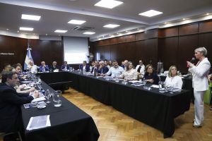 Santa Cruz en CoFeSa: logran acuerdo con la Organización Panamericana de la Salud para optimizar recursos sanitarios