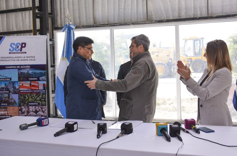 Santa Cruz Puede tomó posesión de ex obrador Austral Construcciones