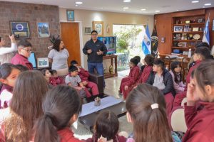 El gobernador Vidal recibió a alumnos de Río Turbio en Casa de Gobierno