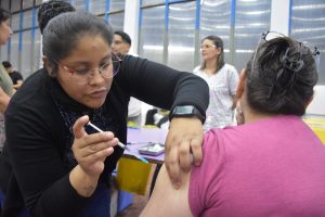 Amplia convocatoria en jornada de vacunación
