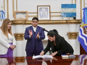 Vidal puso en funciones a la nueva ministra de Gobierno y al titular de la Caja de Previsión Social