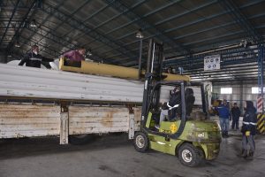 Santa Cruz Puede inició la descarga de la planta de alimentos balanceados en el predio del centro comercial e industrial