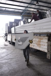 Santa Cruz Puede inició la descarga de la planta de alimentos balanceados en el predio del centro comercial e industrial