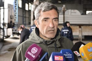 Santa Cruz Puede inició la descarga de la planta de alimentos balanceados en el predio del centro comercial e industrial