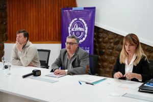El Gobierno Provincial gestionó las firmas de escrituras para familias que esperaron más de 10 años en El Calafate
