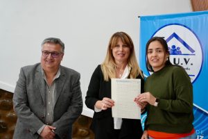 El Gobierno Provincial gestionó las firmas de escrituras para familias que esperaron más de 10 años en El Calafate