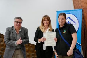 El Gobierno Provincial gestionó las firmas de escrituras para familias que esperaron más de 10 años en El Calafate