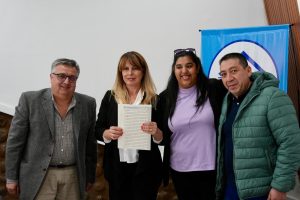 El Gobierno Provincial gestionó las firmas de escrituras para familias que esperaron más de 10 años en El Calafate