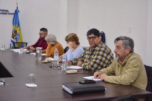 Docentes: AMET aceptó la propuesta del Gobierno y ADOSAC la rechazó