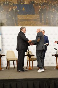 Leguizamón entregó distinciones a personalidades destacadas de América Latina