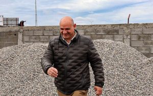 Vialidad Provincial recibió material árido destinado a ejecutar el plan de bacheo