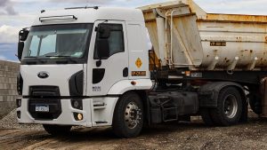 Vialidad Provincial recibió material árido destinado a ejecutar el plan de bacheo