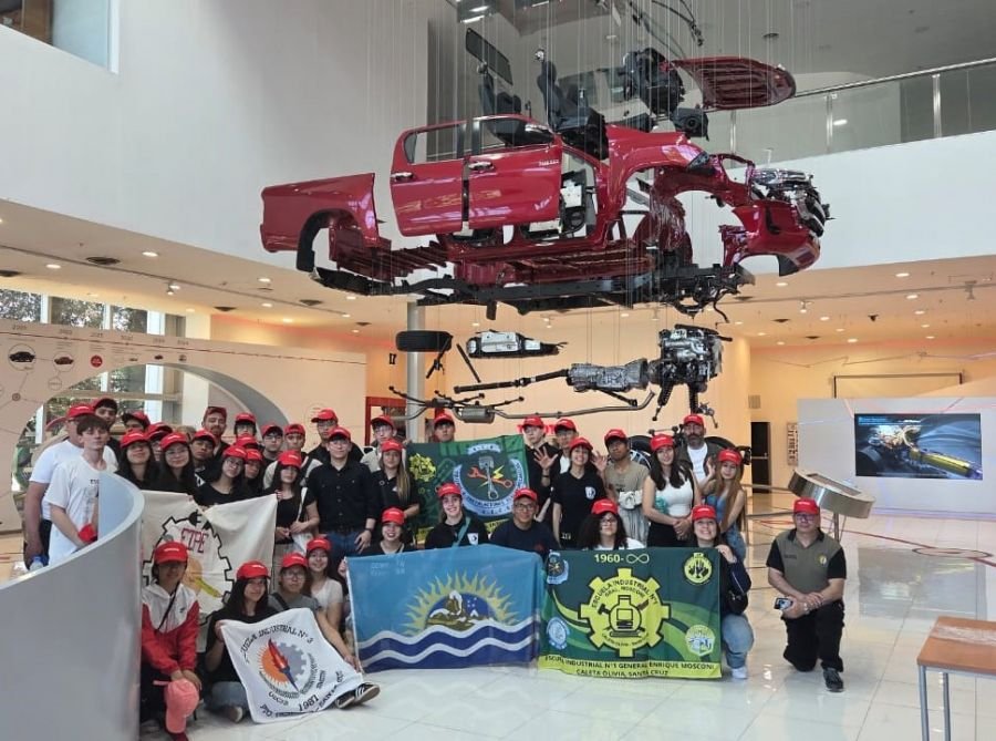 Estudiantes santacruceños vivieron una experiencia única en Toyota de Buenos Aires