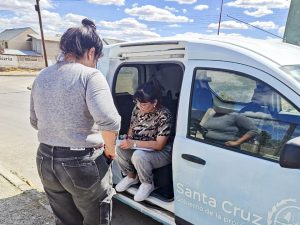 Refuerzan el acompañamiento a familias de Caleta Olivia tras la emergencia climática